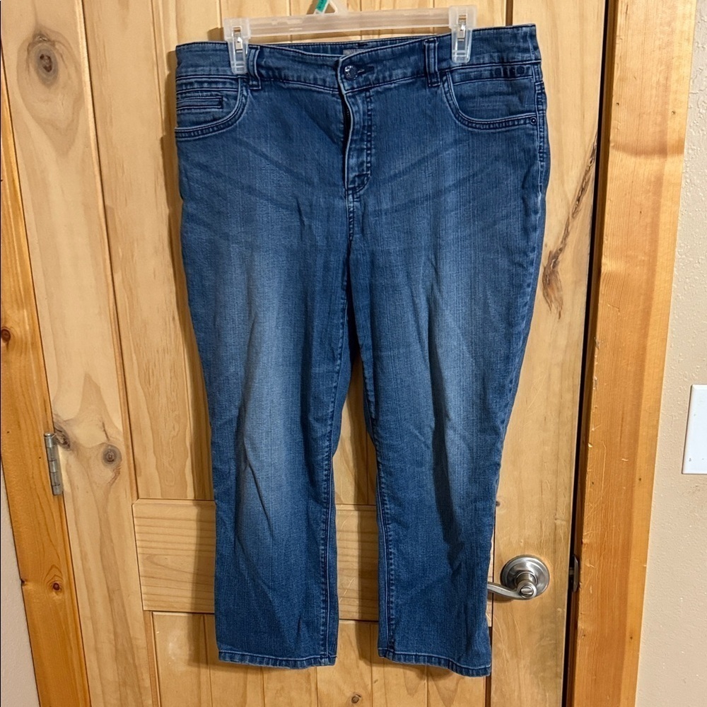 Chicos SO SLIMMING Blue Denim Capris